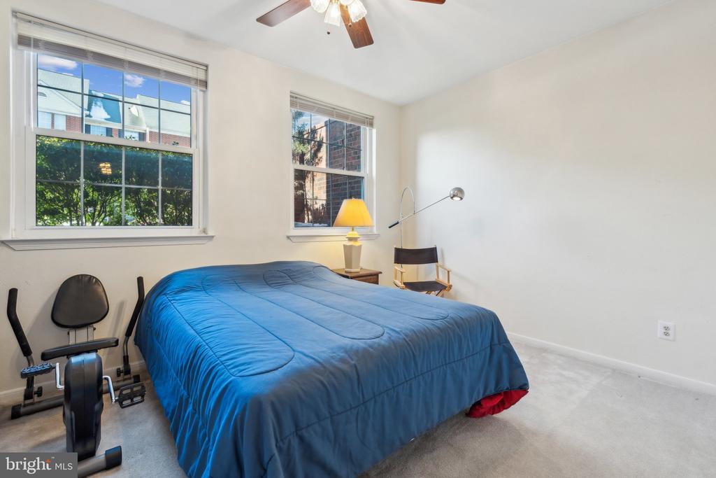 674 GATEWAY DRIVE SE 704