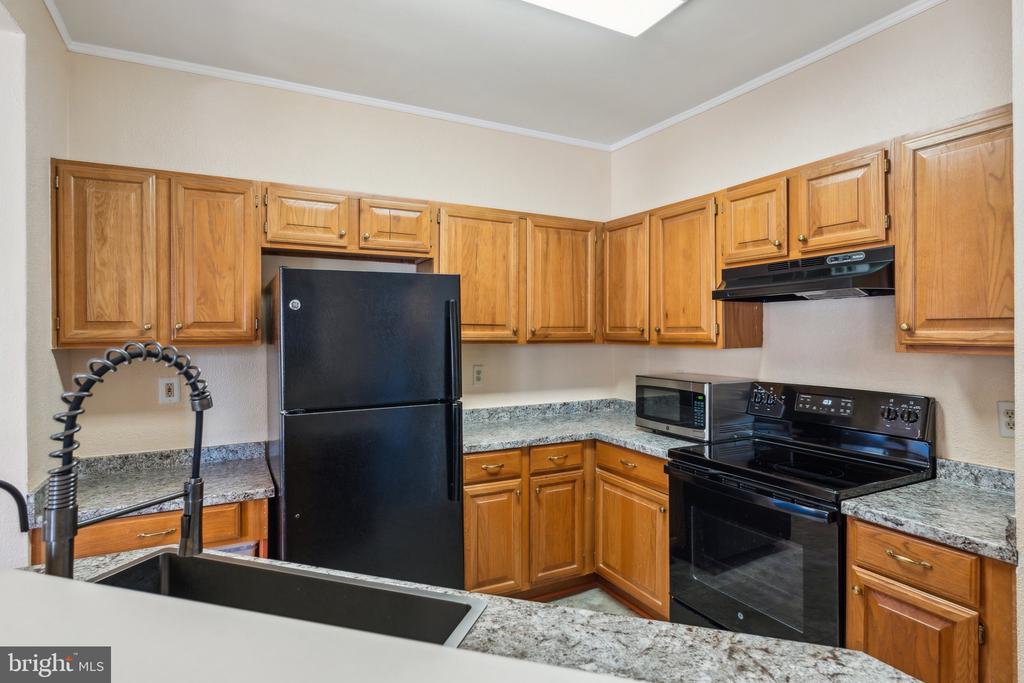 674 GATEWAY DRIVE SE 704