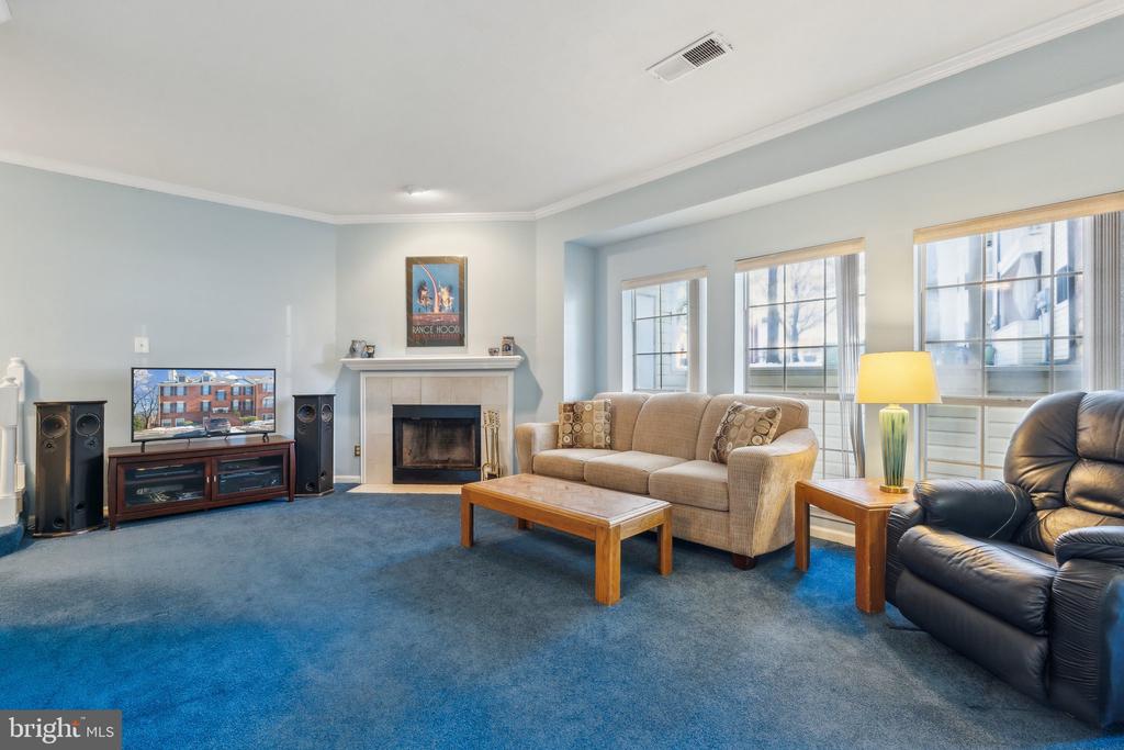 674 GATEWAY DRIVE SE 704