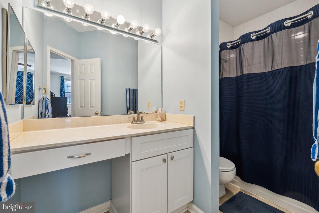 674 GATEWAY DRIVE SE 704
