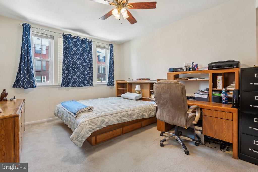 674 GATEWAY DRIVE SE 704