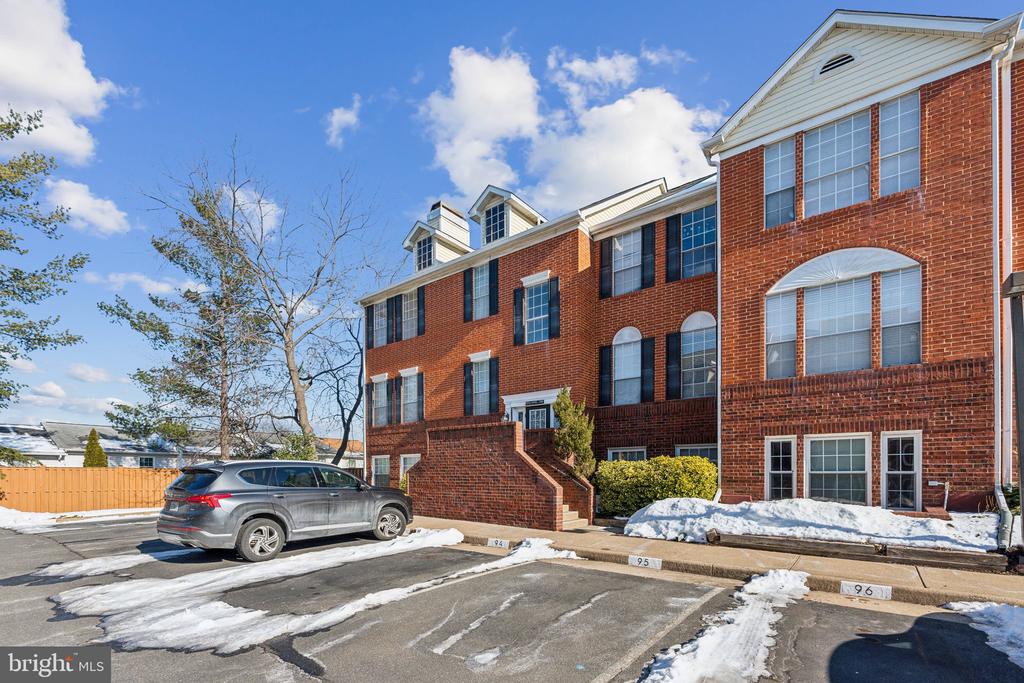 674 GATEWAY DRIVE SE 704