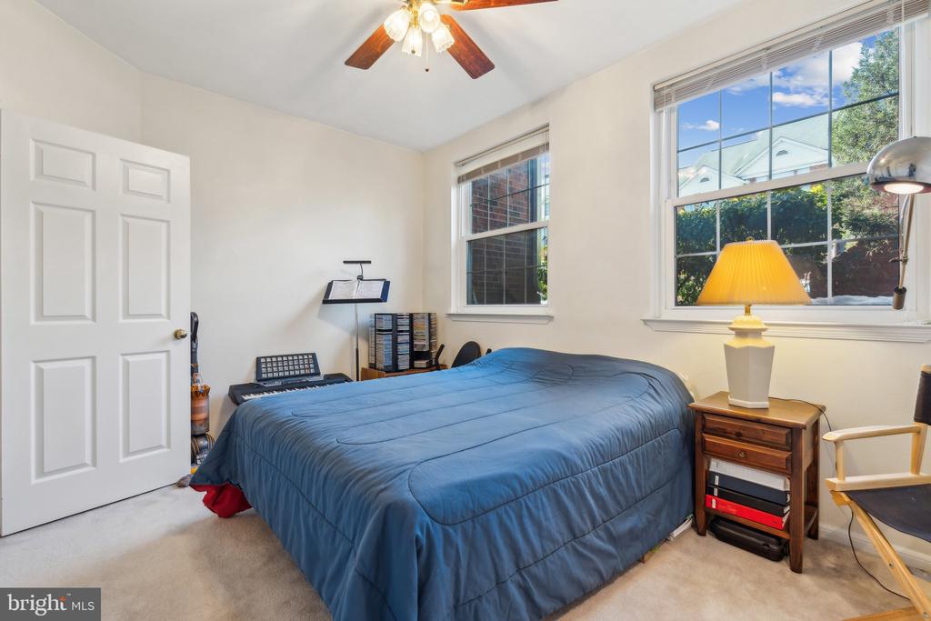 674 GATEWAY DRIVE SE 704