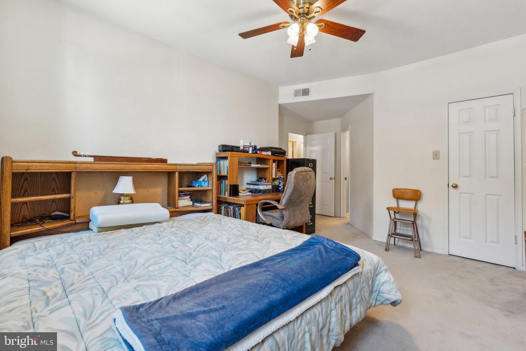 674 GATEWAY DRIVE SE 704