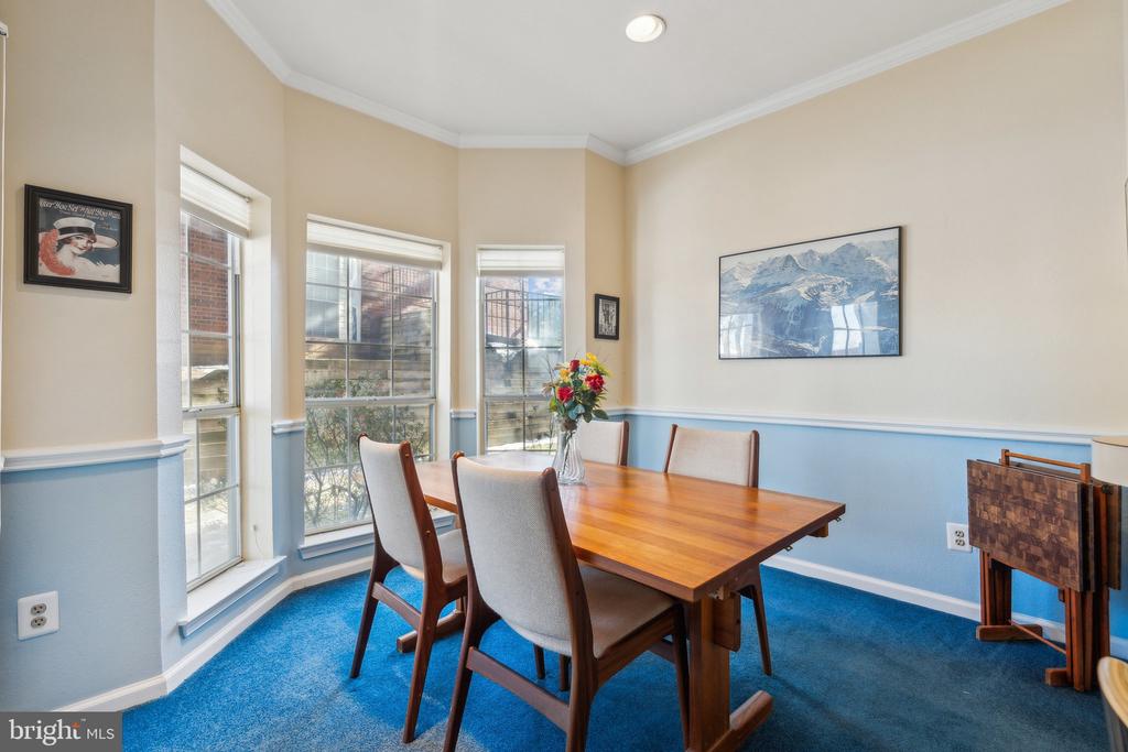 674 GATEWAY DRIVE SE 704