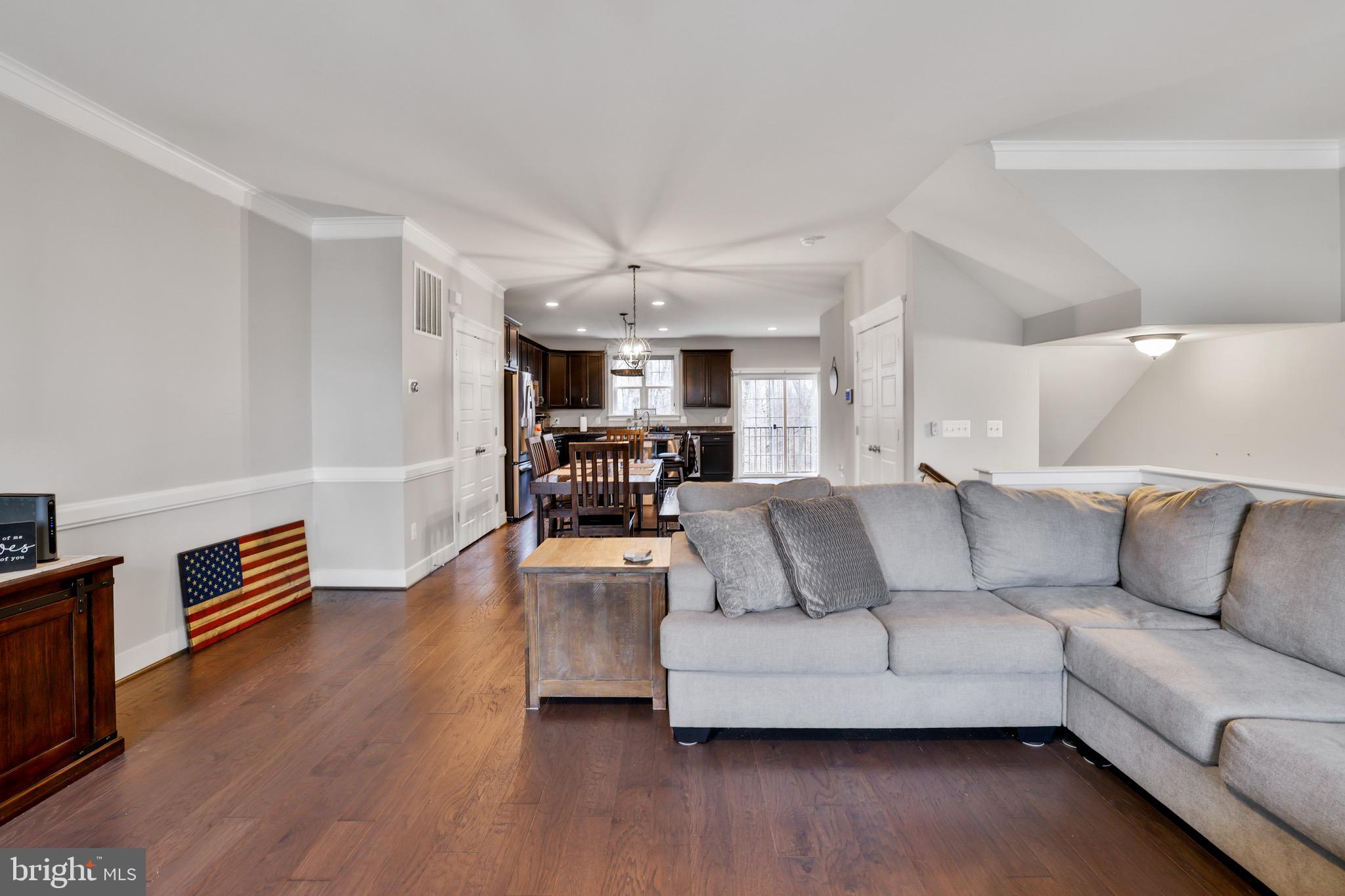 606 SAVILE ROW TERRACE