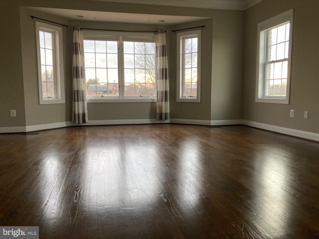 16046 HAMILTON STATION ROAD