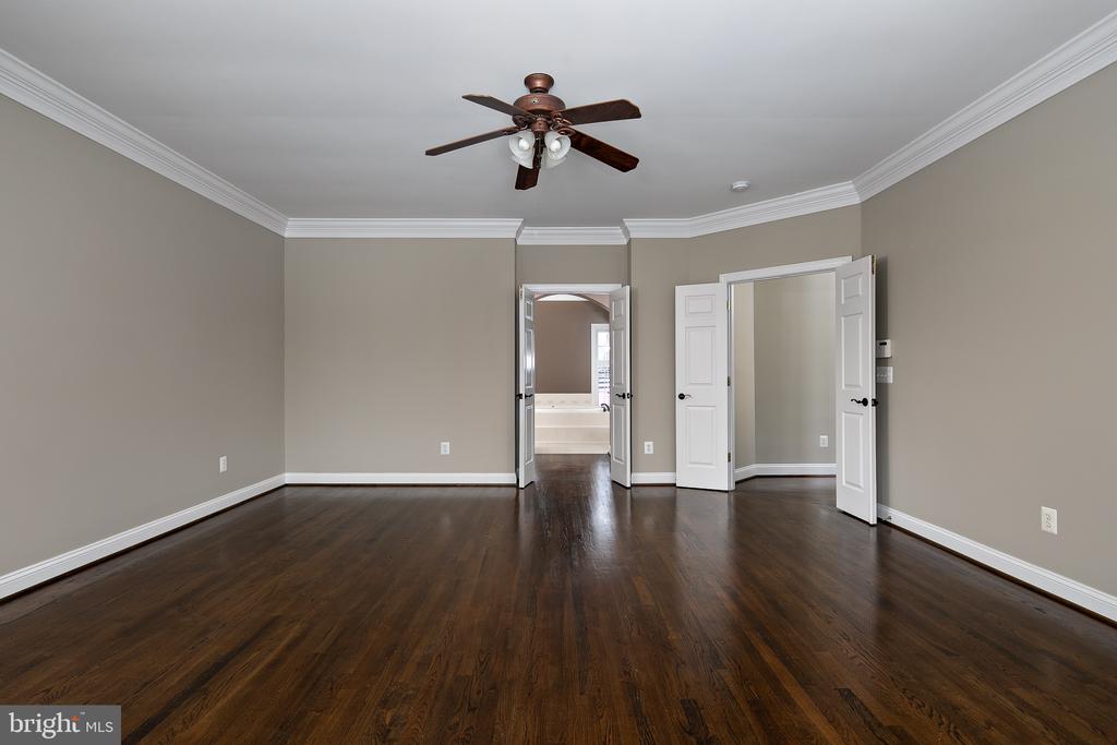 16046 HAMILTON STATION ROAD