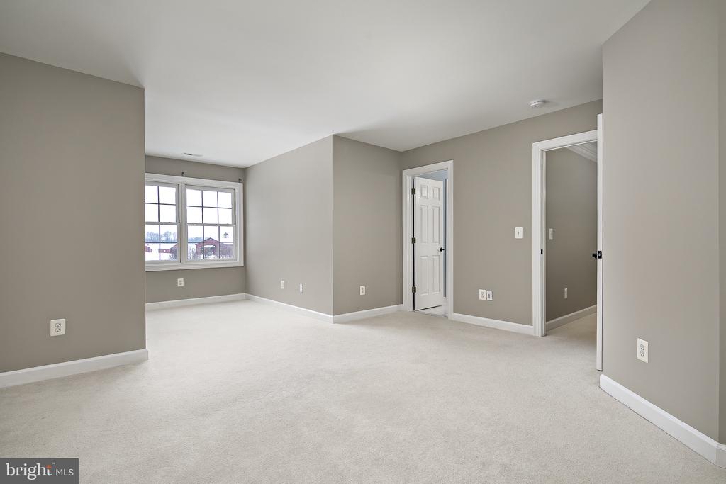 16046 HAMILTON STATION ROAD