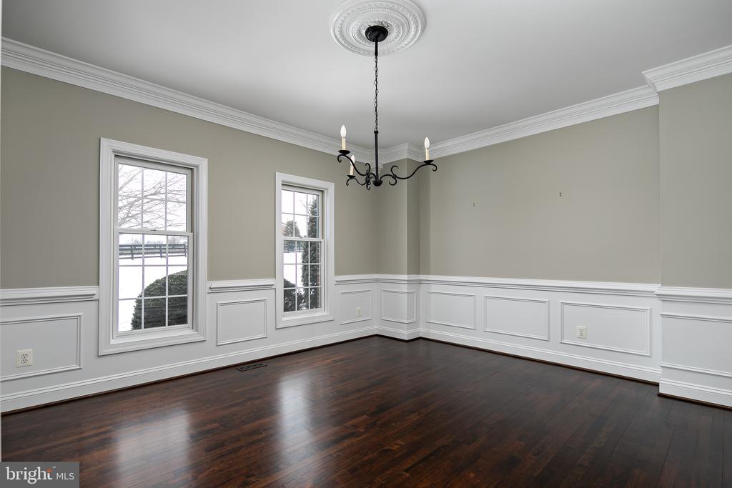 16046 HAMILTON STATION ROAD