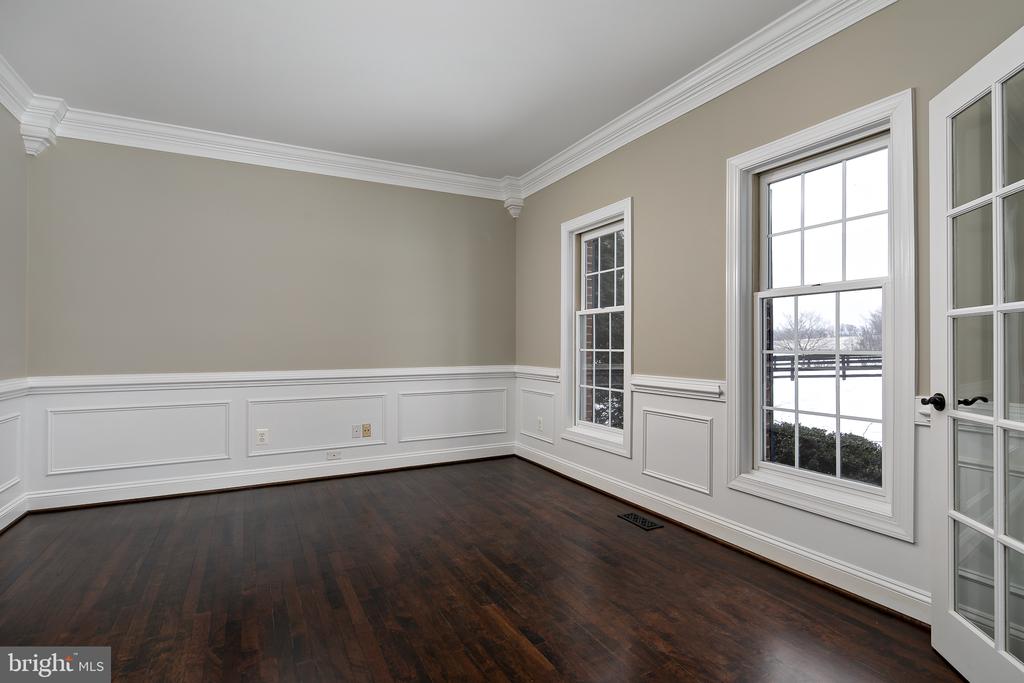 16046 HAMILTON STATION ROAD