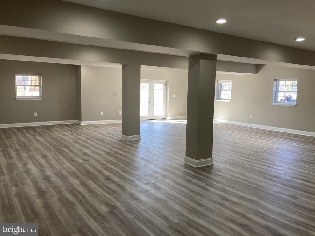 16046 HAMILTON STATION ROAD