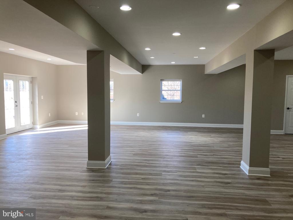 16046 HAMILTON STATION ROAD