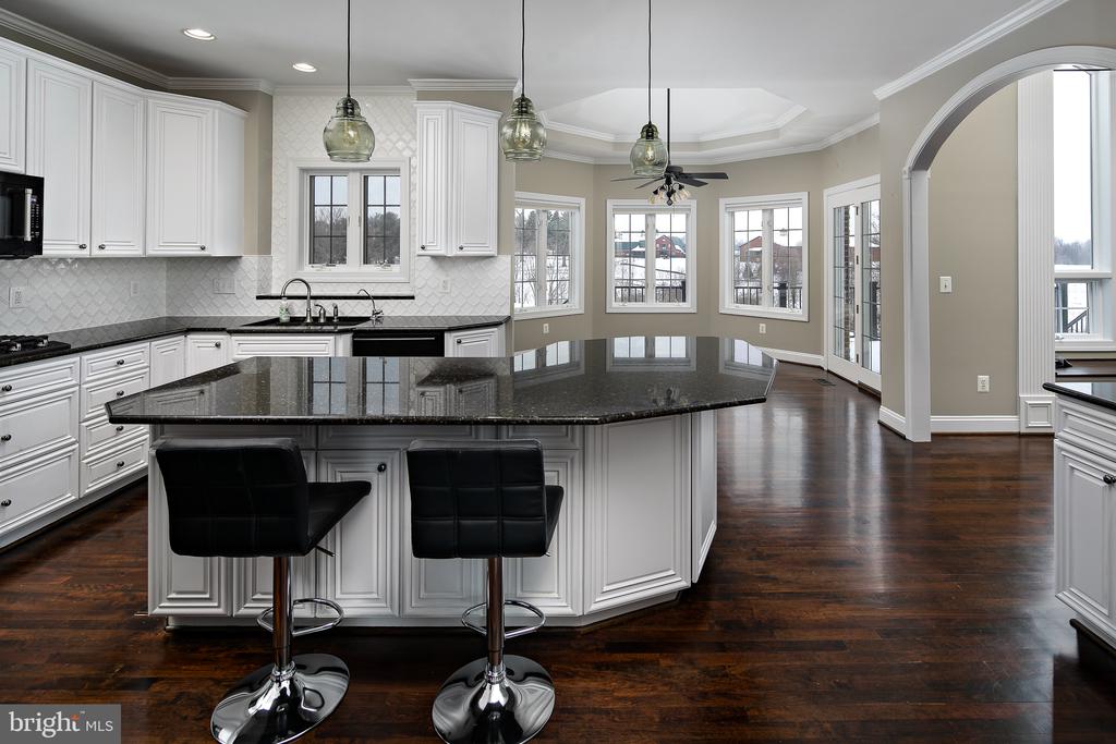 16046 HAMILTON STATION ROAD