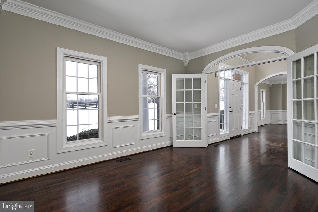 16046 HAMILTON STATION ROAD