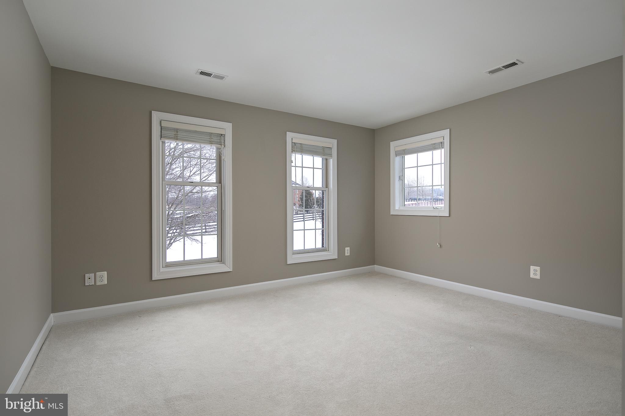 16046 HAMILTON STATION ROAD