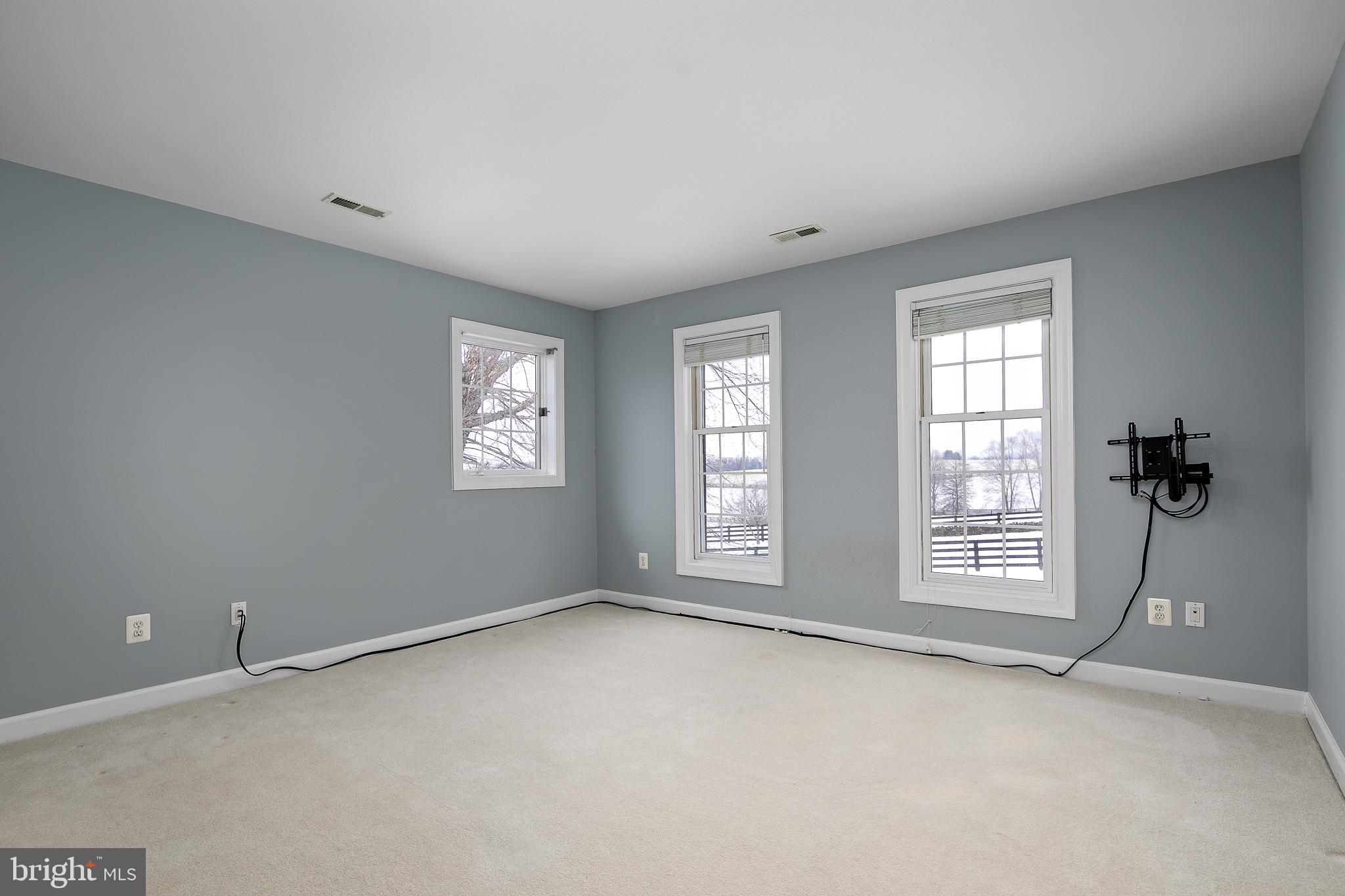 16046 HAMILTON STATION ROAD