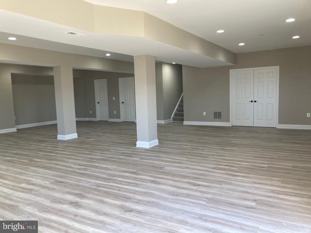 16046 HAMILTON STATION ROAD