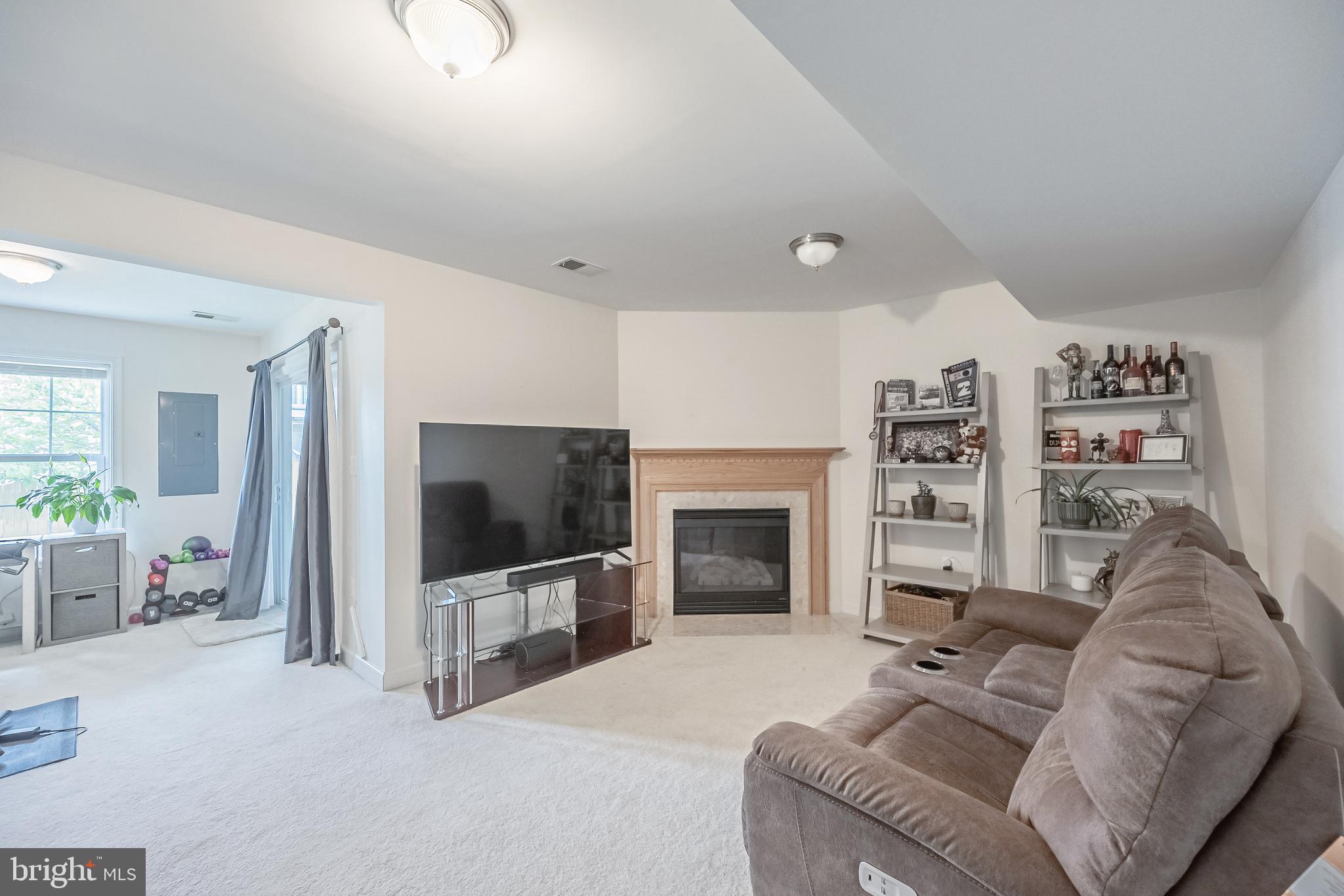 222 HAWKS VIEW SQUARE SE
