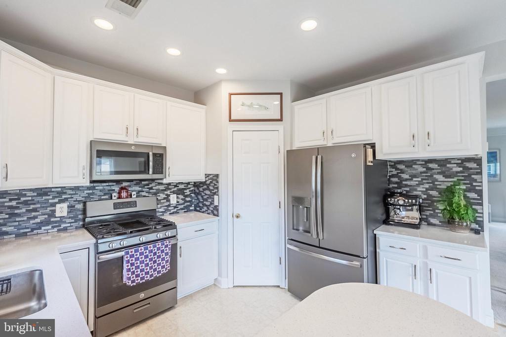 222 HAWKS VIEW SQUARE SE