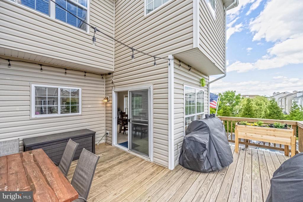 222 HAWKS VIEW SQUARE SE