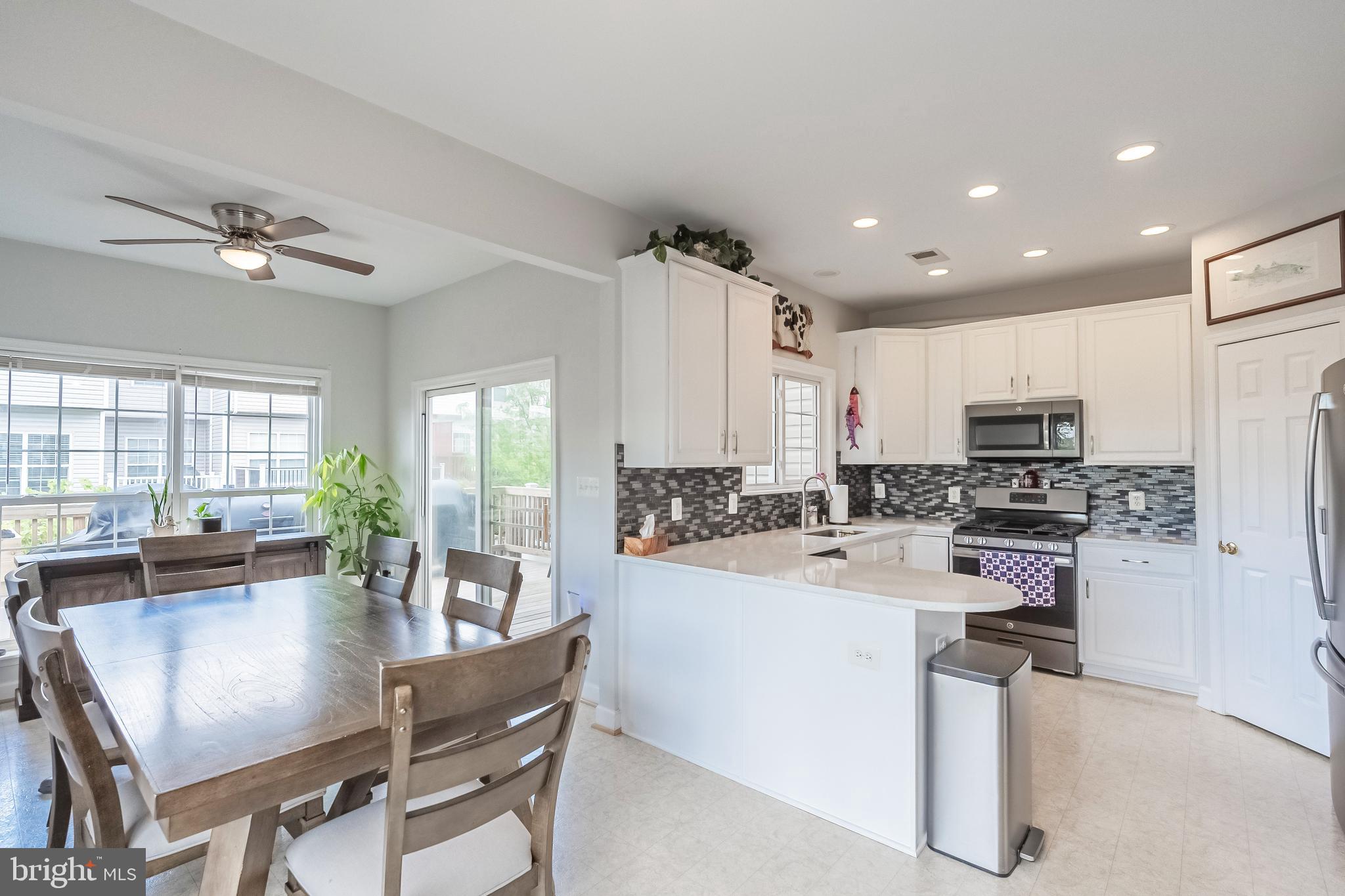 222 HAWKS VIEW SQUARE SE