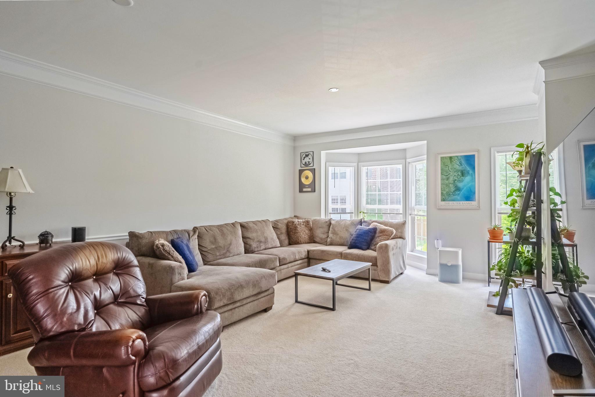 222 HAWKS VIEW SQUARE SE