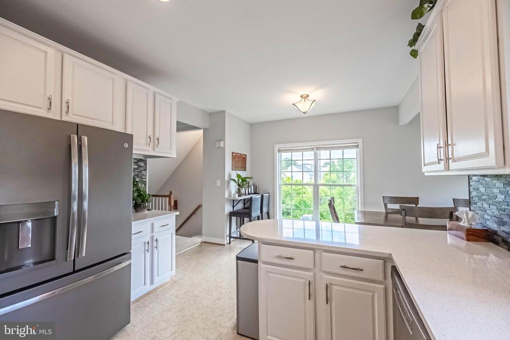 222 HAWKS VIEW SQUARE SE