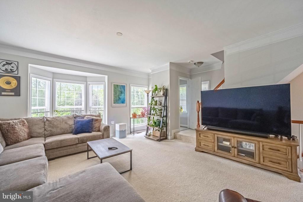 222 HAWKS VIEW SQUARE SE