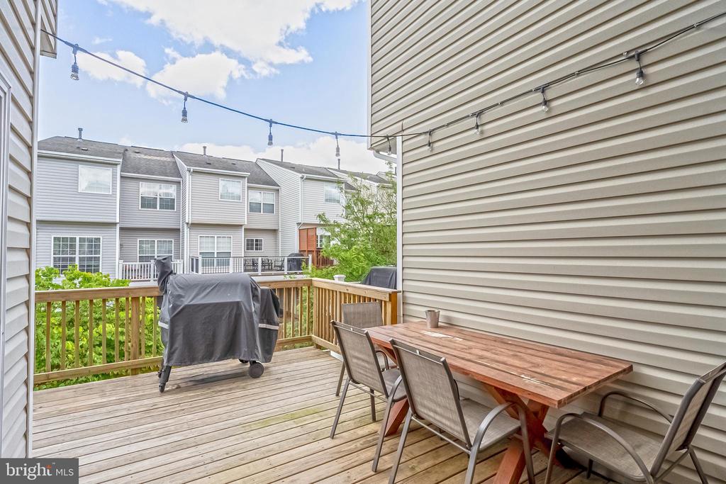 222 HAWKS VIEW SQUARE SE