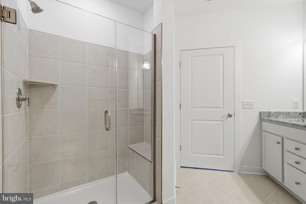 21731 DOVEKIE TERRACE 302