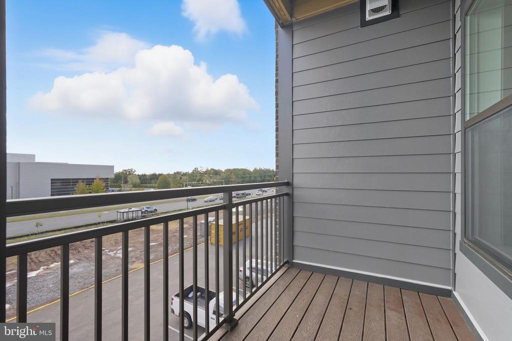 21731 DOVEKIE TERRACE 302
