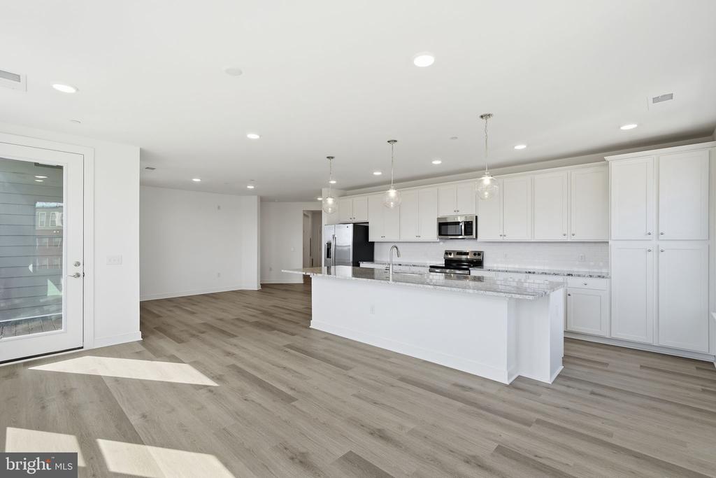 21731 DOVEKIE TERRACE 302