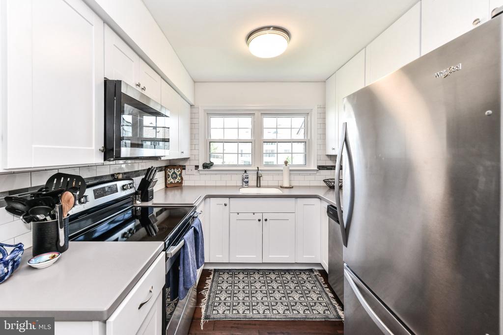 109 PROSPERITY AVENUE SE F