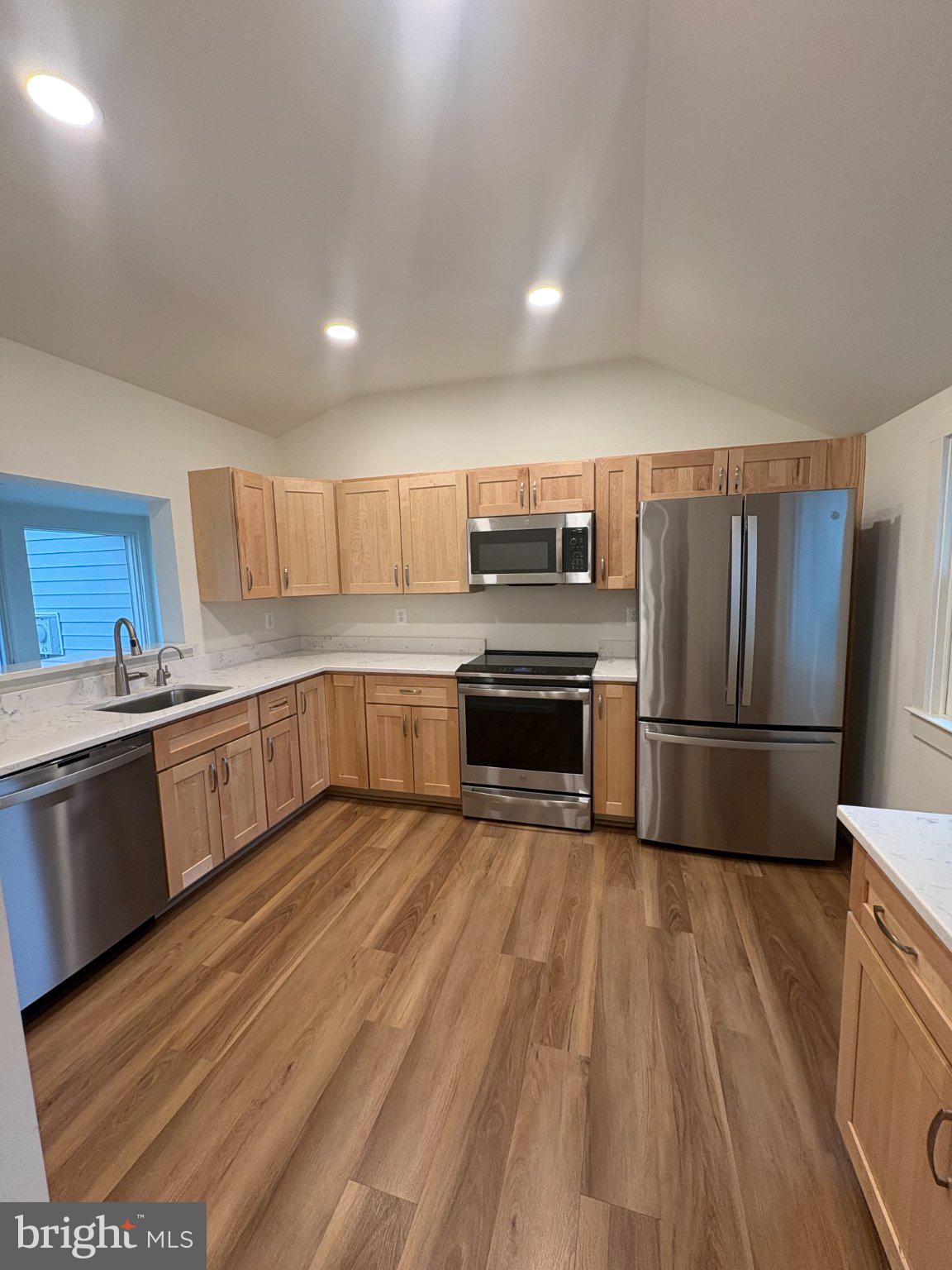 39977 PEACOCK CIRCLE