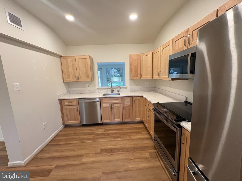 39977 PEACOCK CIRCLE