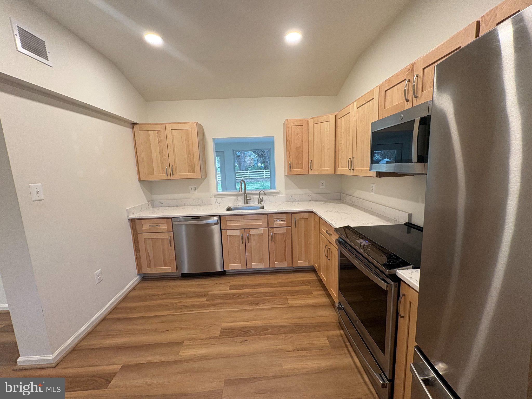 39977 PEACOCK CIRCLE