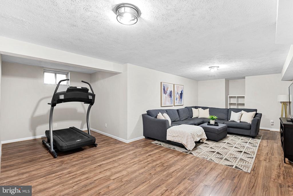 35786 CHAPEL HILL COURT