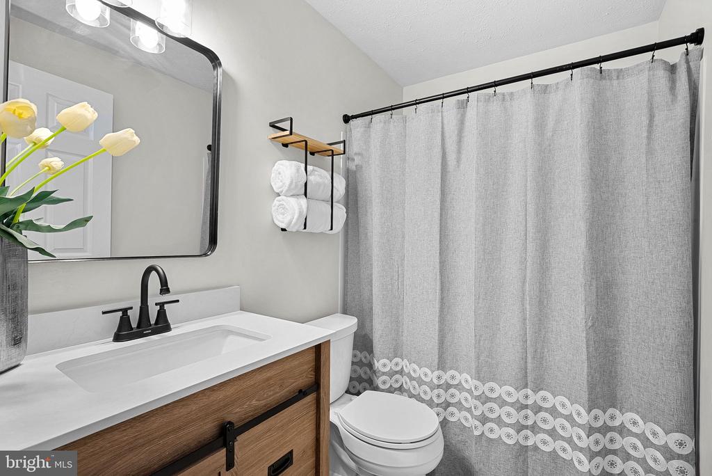 35786 CHAPEL HILL COURT