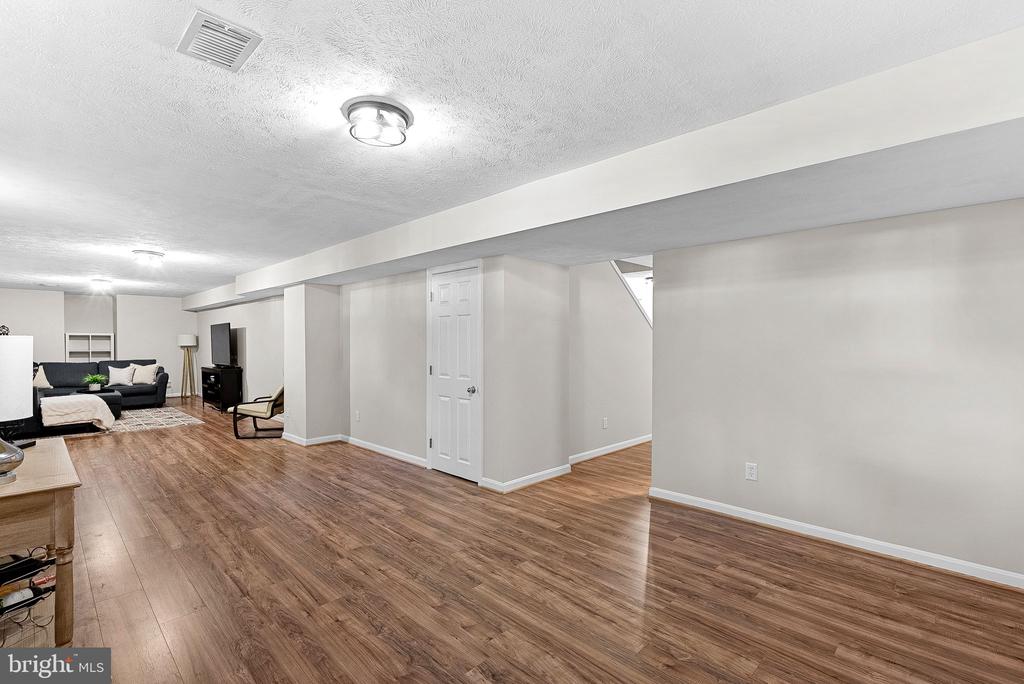 35786 CHAPEL HILL COURT