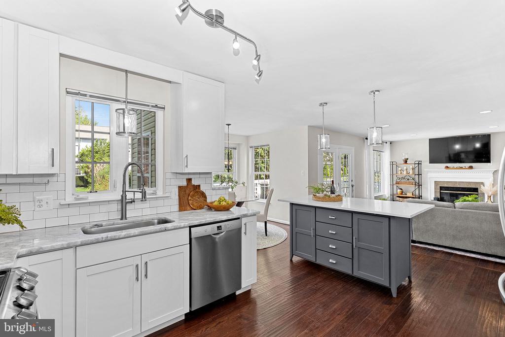 35786 CHAPEL HILL COURT