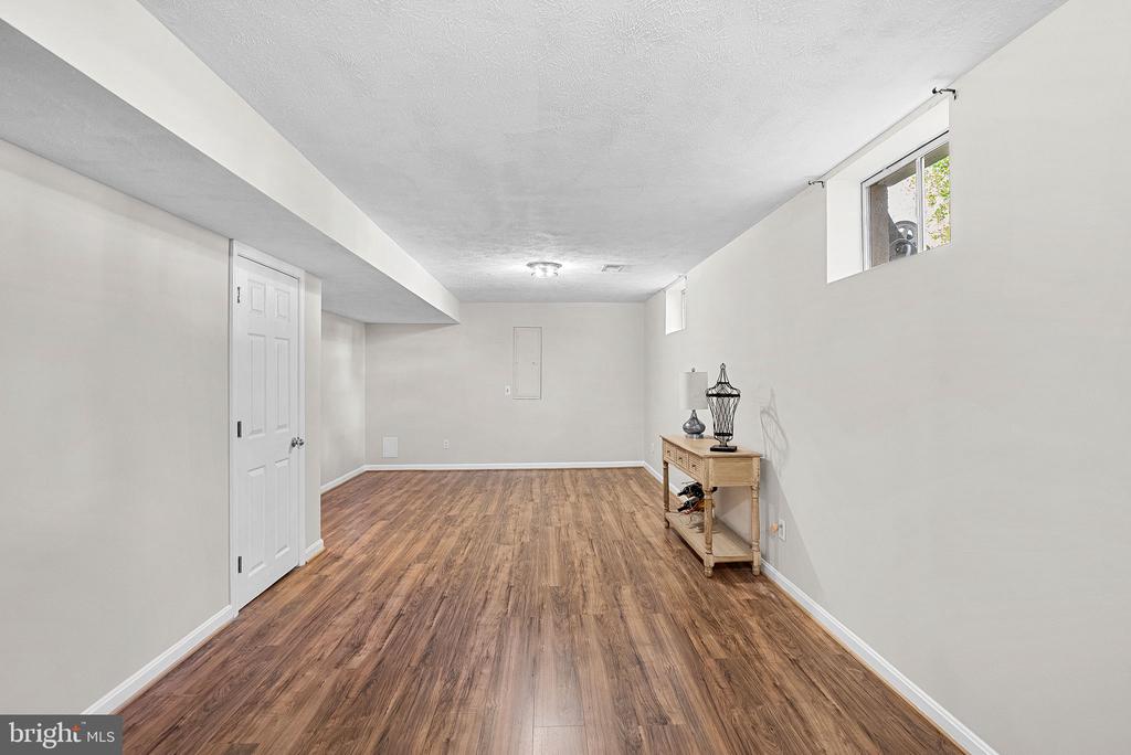 35786 CHAPEL HILL COURT