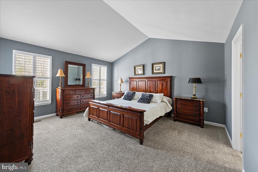 17124 MAGIC MOUNTAIN DRIVE