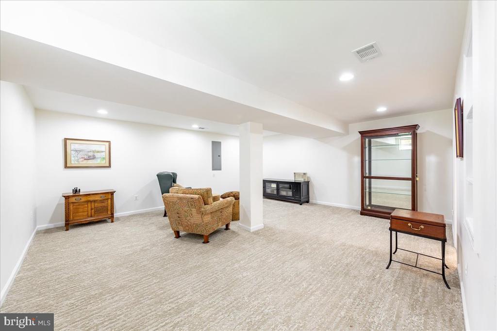 17124 MAGIC MOUNTAIN DRIVE