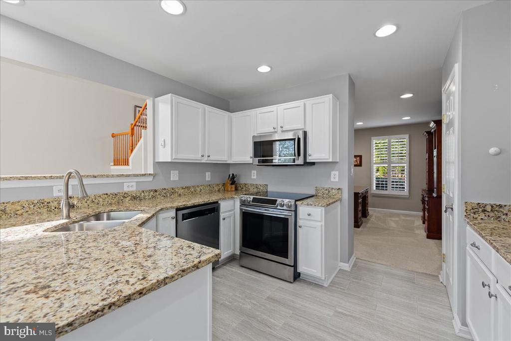 17124 MAGIC MOUNTAIN DRIVE