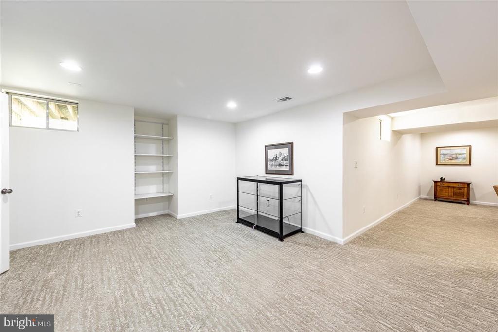 17124 MAGIC MOUNTAIN DRIVE