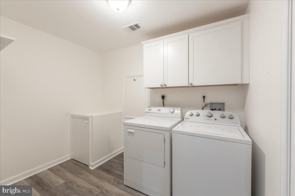 17124 MAGIC MOUNTAIN DRIVE