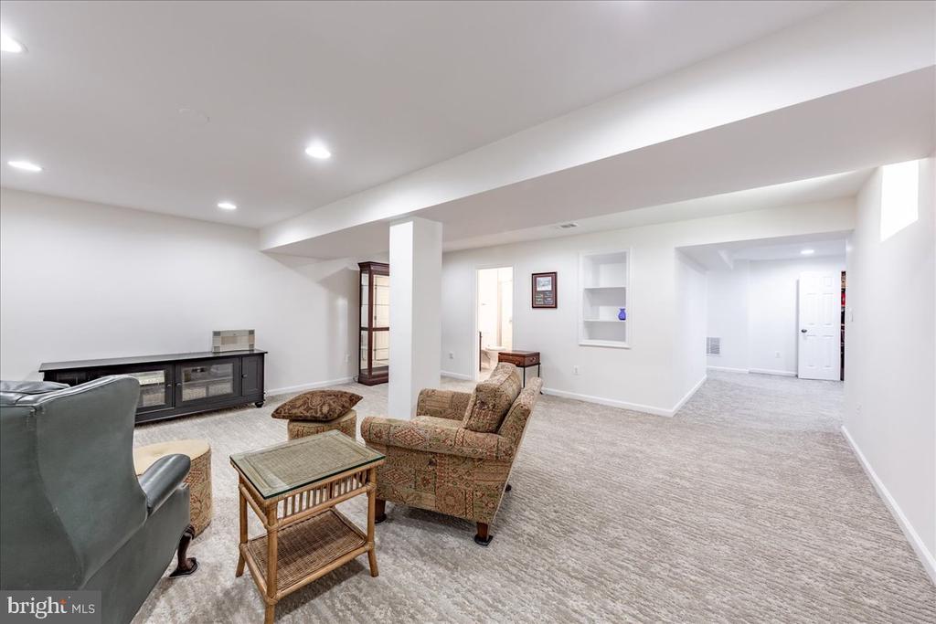 17124 MAGIC MOUNTAIN DRIVE