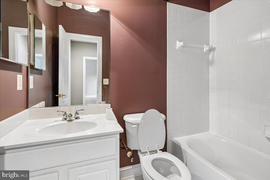 117 ROSEBROOK COURT NW