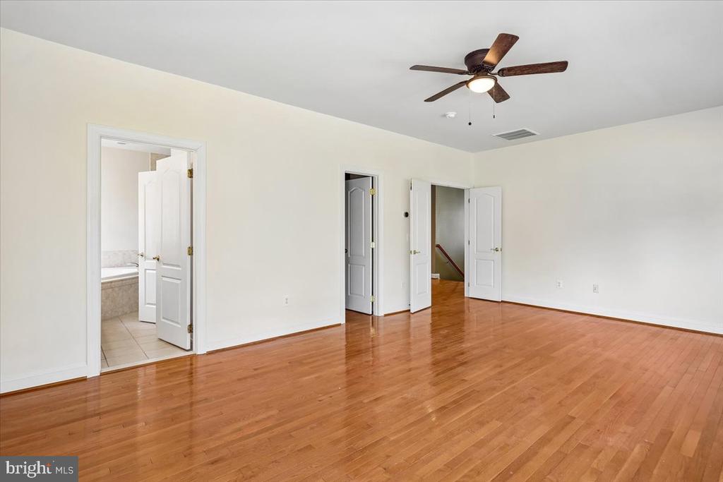 117 ROSEBROOK COURT NW